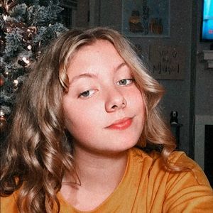 Meet your Posher, Chloe